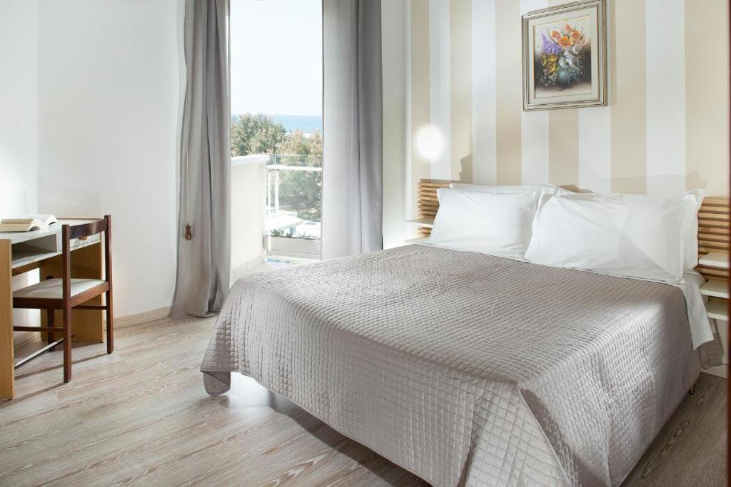 Solemare Hotel E Residence Misano Adriatico Eksteriør billede