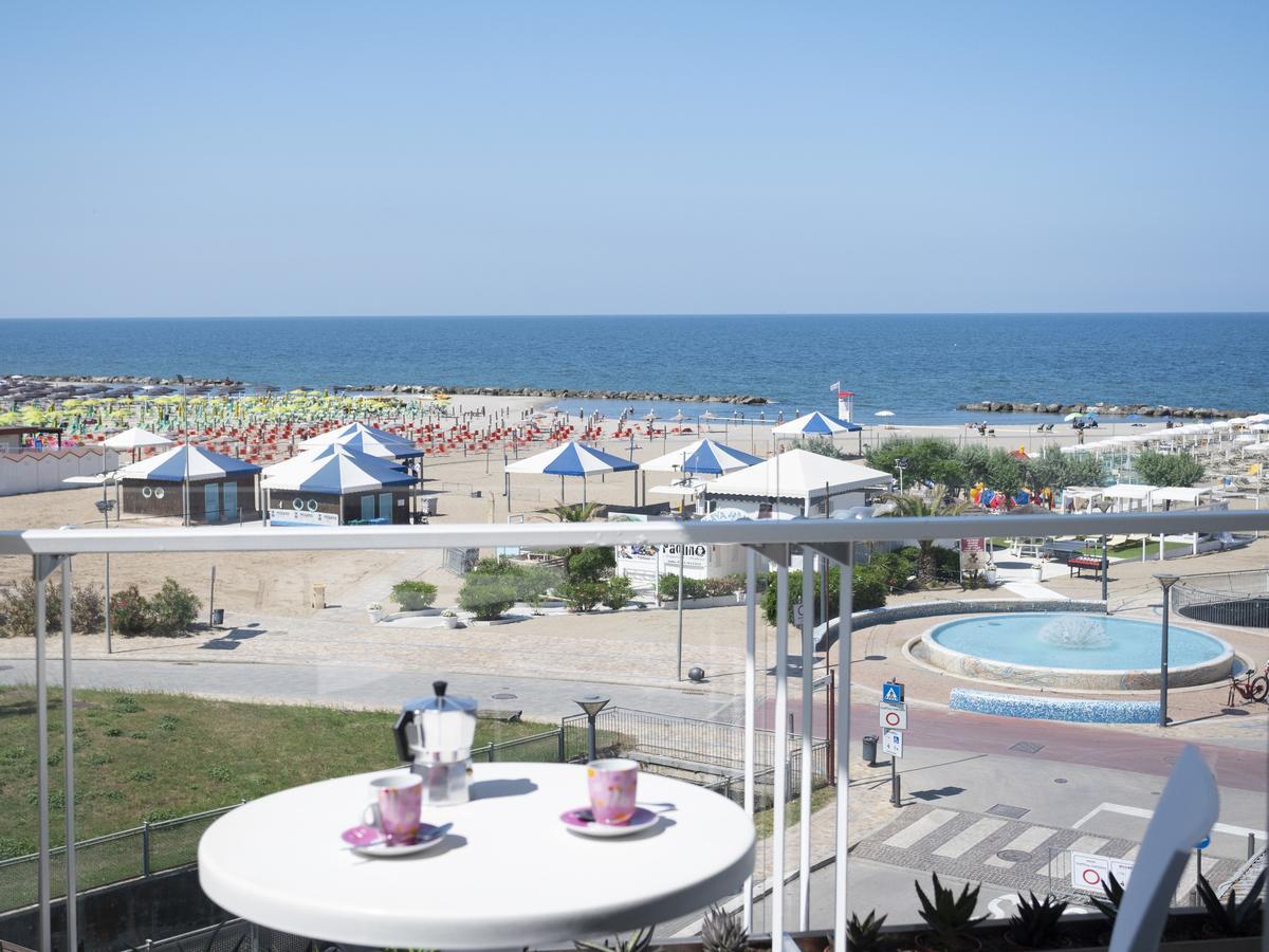 Solemare Hotel E Residence Misano Adriatico Eksteriør billede